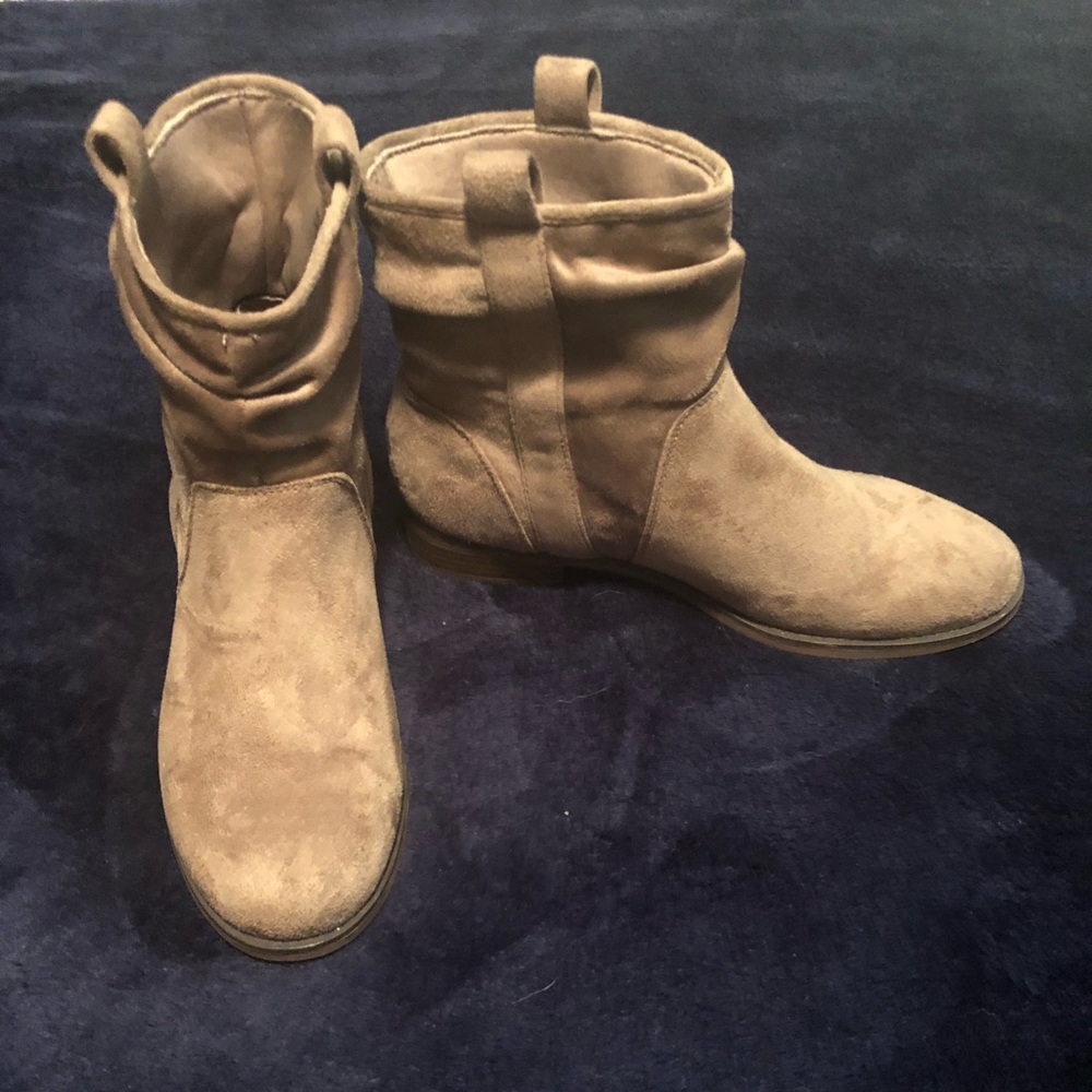 “SO” booties